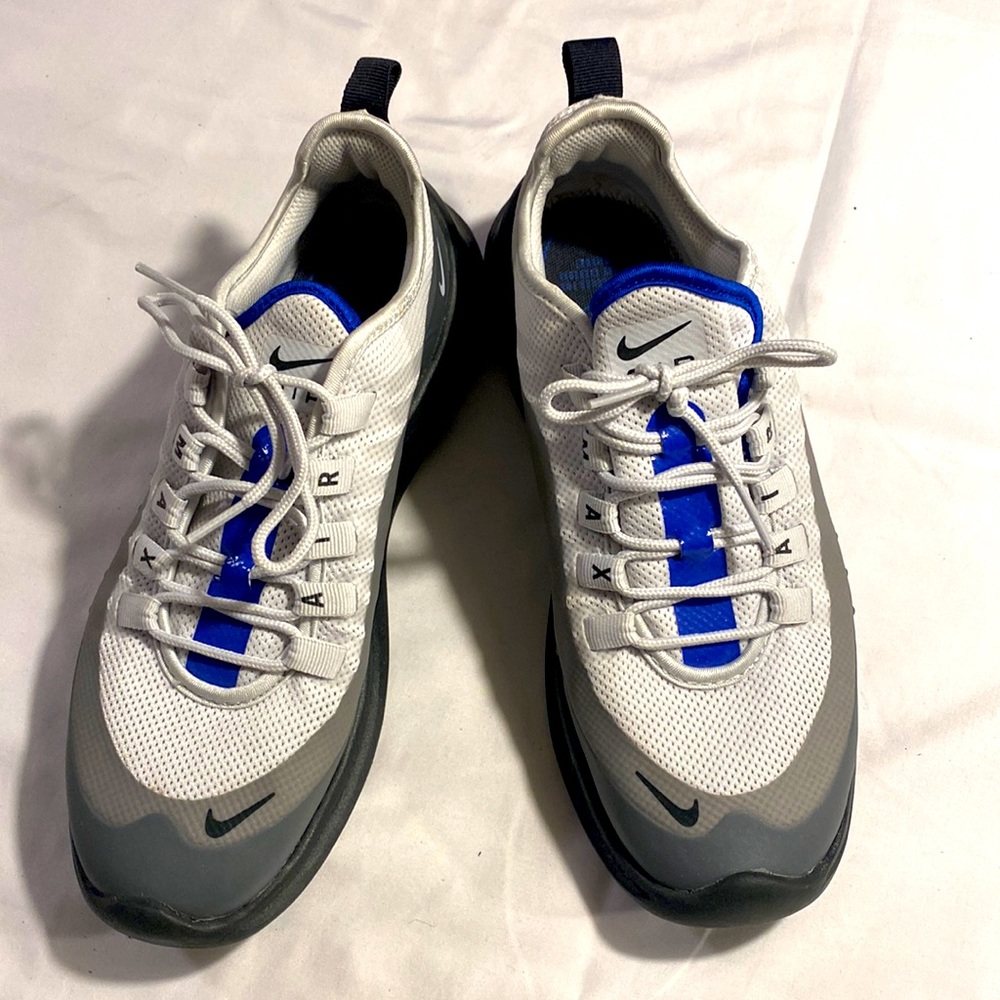 NIKE AIR MAX